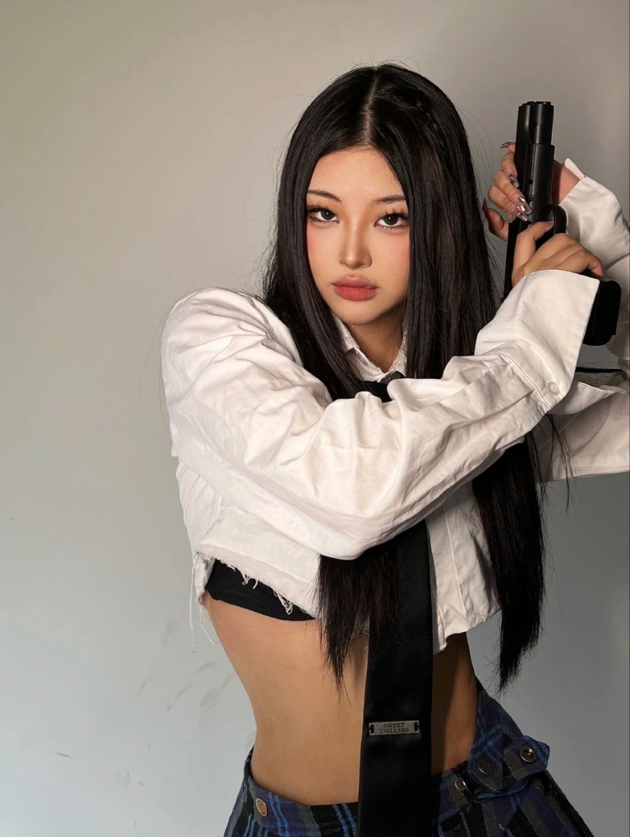 A cozy shot with Sassy girls — straight from London