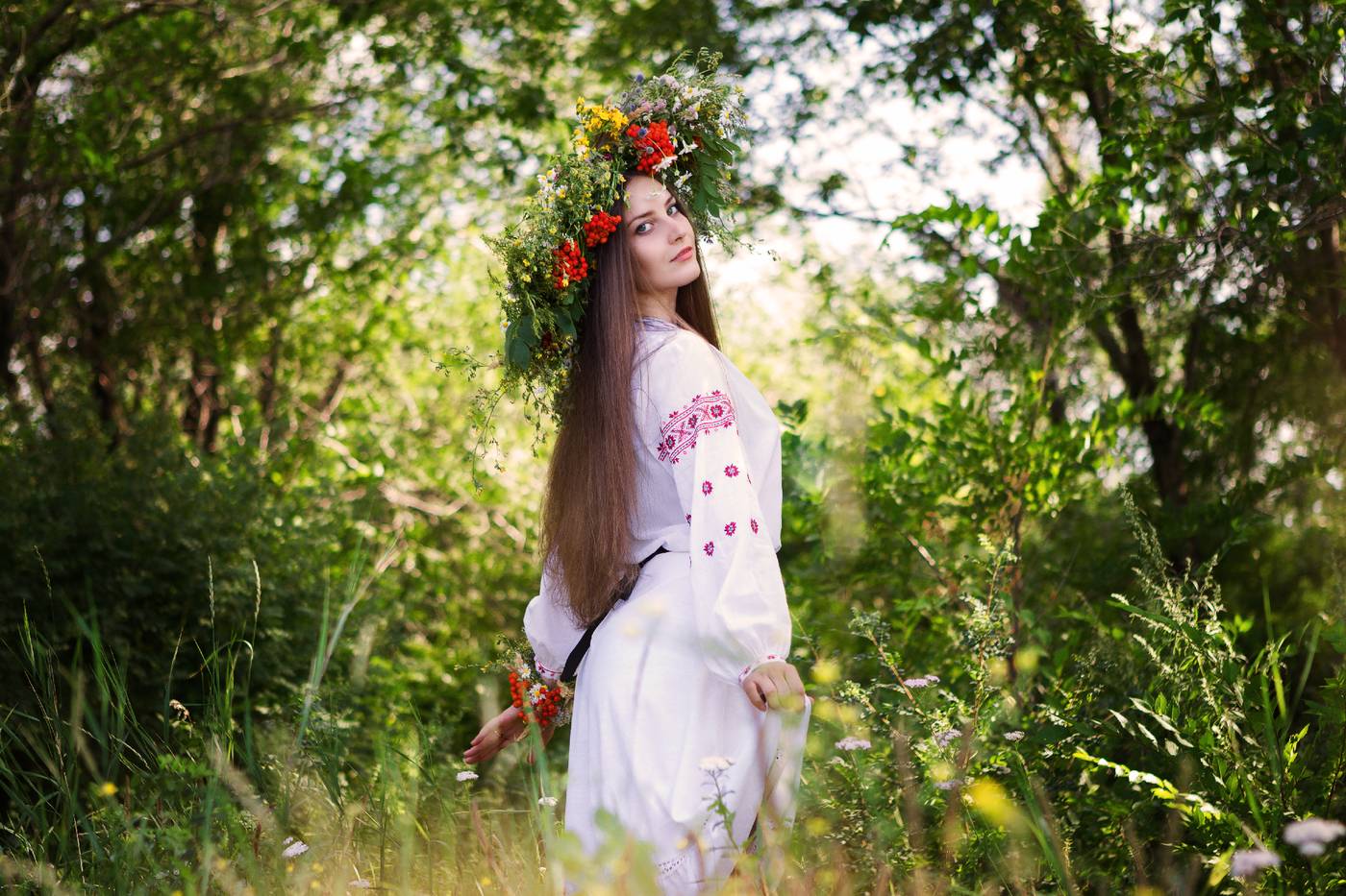 Slavic girls brings the glow — live moments in London