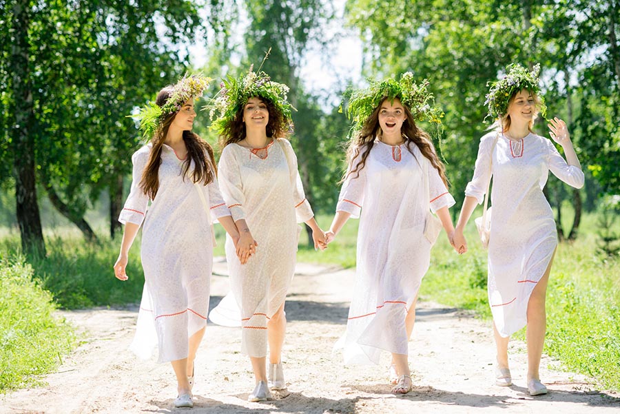 A cozy shot with Slavic girls — straight from London